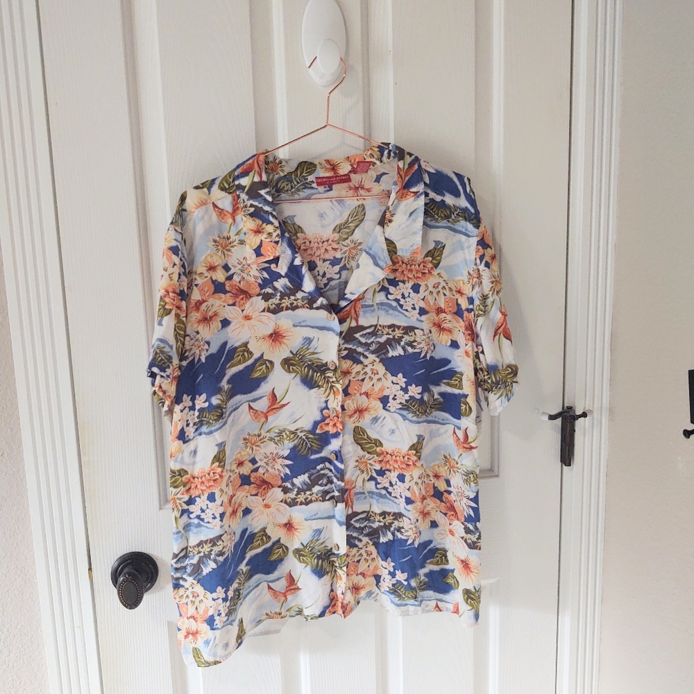 Gloria Vanderbilt Blue Hawaiian Button Down